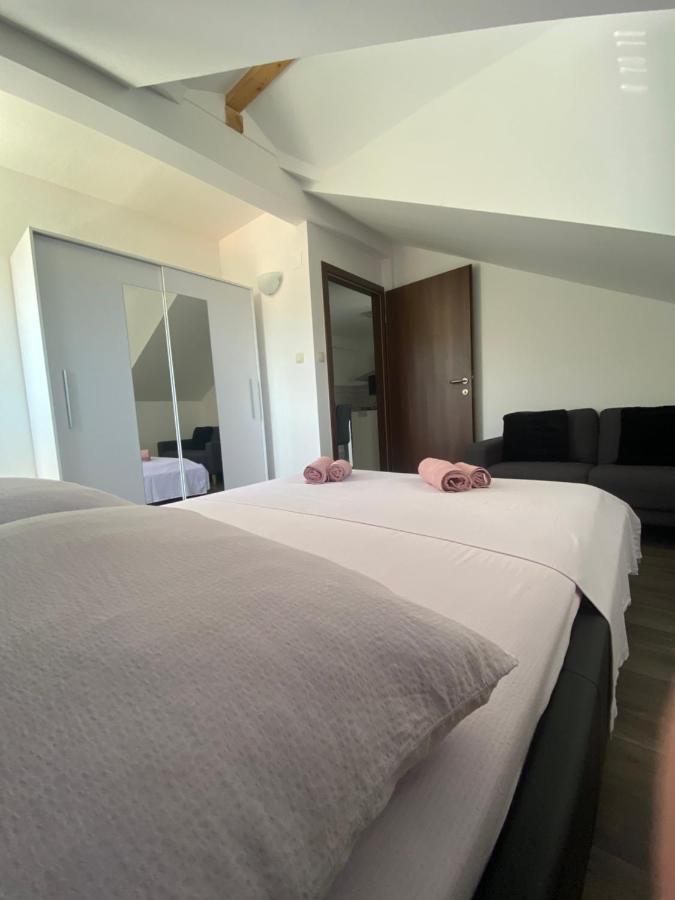 Guesthouse Ruza Sobra Apartments In The Attic Of The House 外观 照片