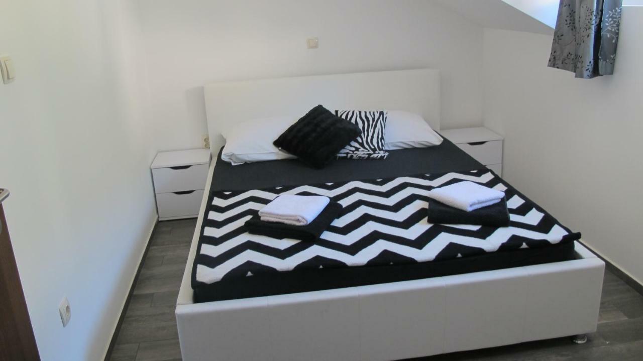 Guesthouse Ruza Sobra Apartments In The Attic Of The House 外观 照片